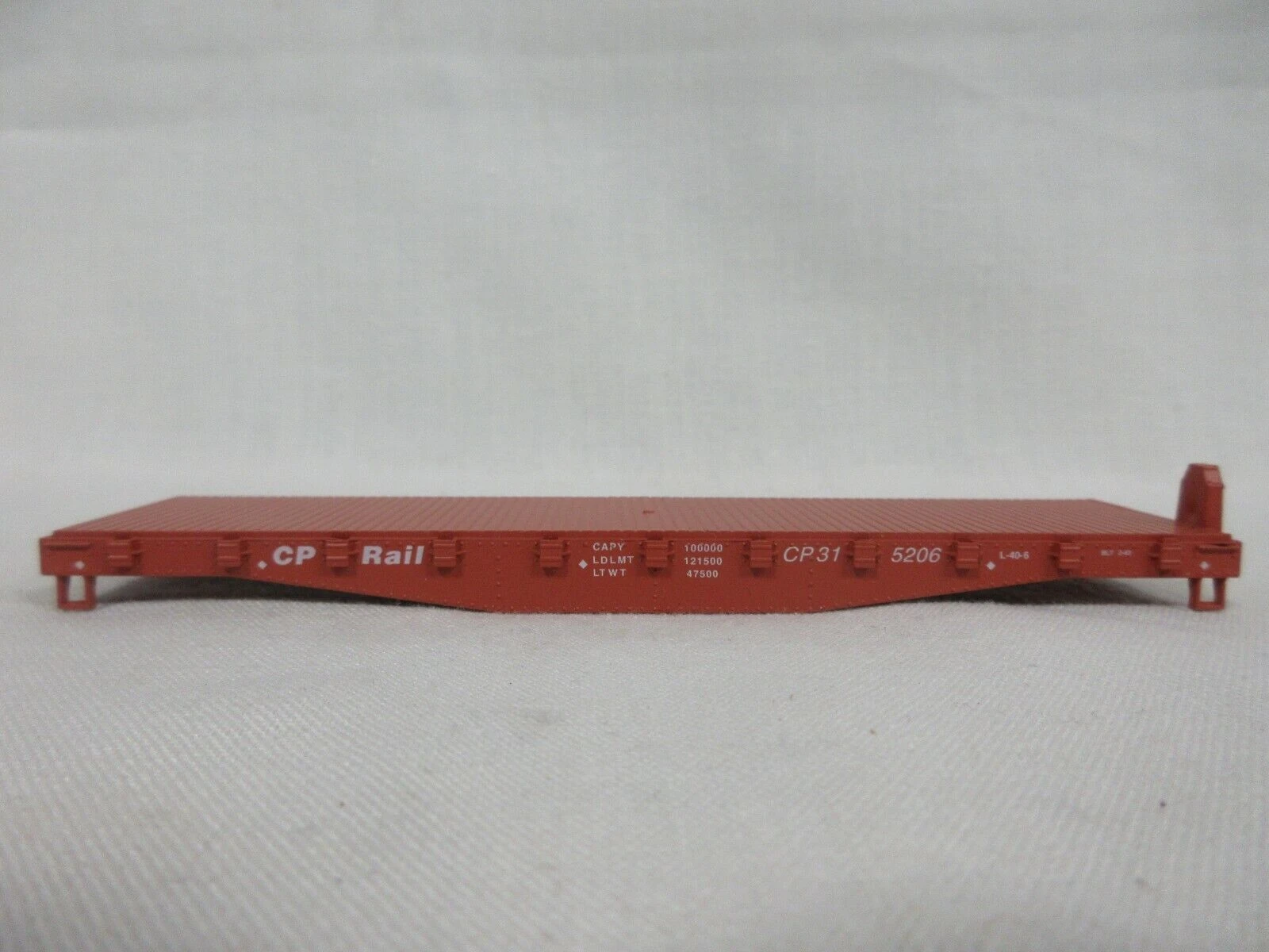 Athearn 1381 HO Scale 40' Flat Car (Blue Box Kit) Canadian Pacific CP 315208 - NOS 1 Athearn 1381 HO Scale 40' Flat Car (Blue Box Kit) Canadian Pacific CP 315208 - NOS