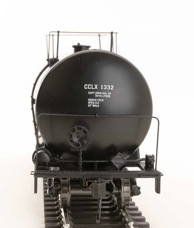 Walthers 920-100151 HO Scale 16,000 Gallon Funnel Flow Tank Car Corn Products Corp CCLX 1332 2 Walthers 920-100151 HO Scale 16,000 Gallon Funnel Flow Tank Car Corn Products Corp CCLX 1332 - Image 2